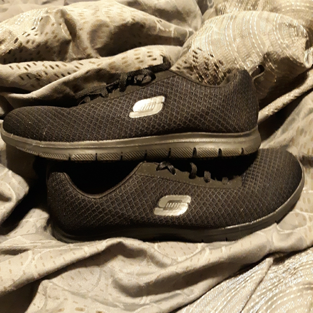 Sketchers Work Force Slip Proof Shoes!